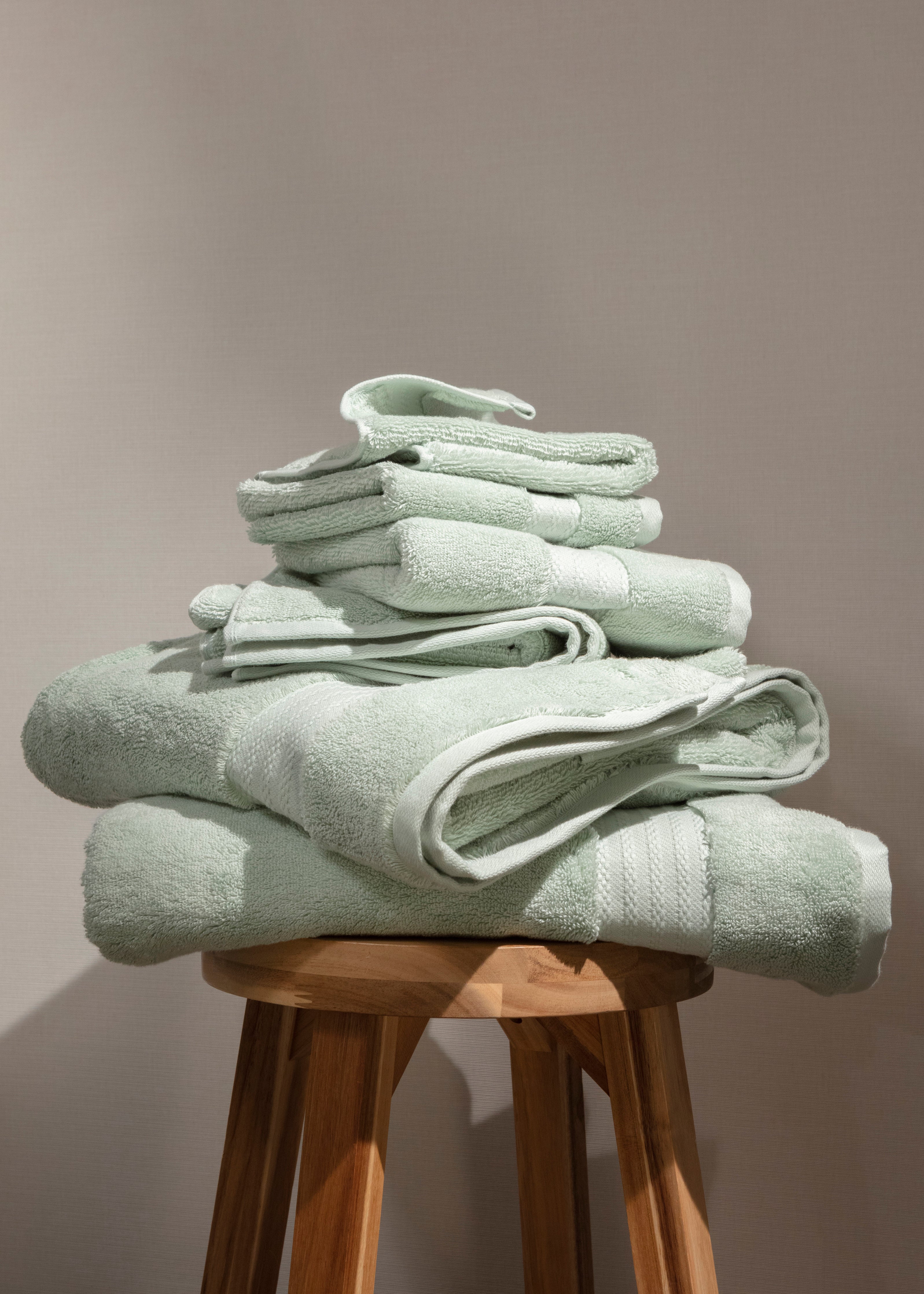 Under The Canopy GOTS Certified Luxe Organic Cotton Bath Towel, Pale Sage, Green